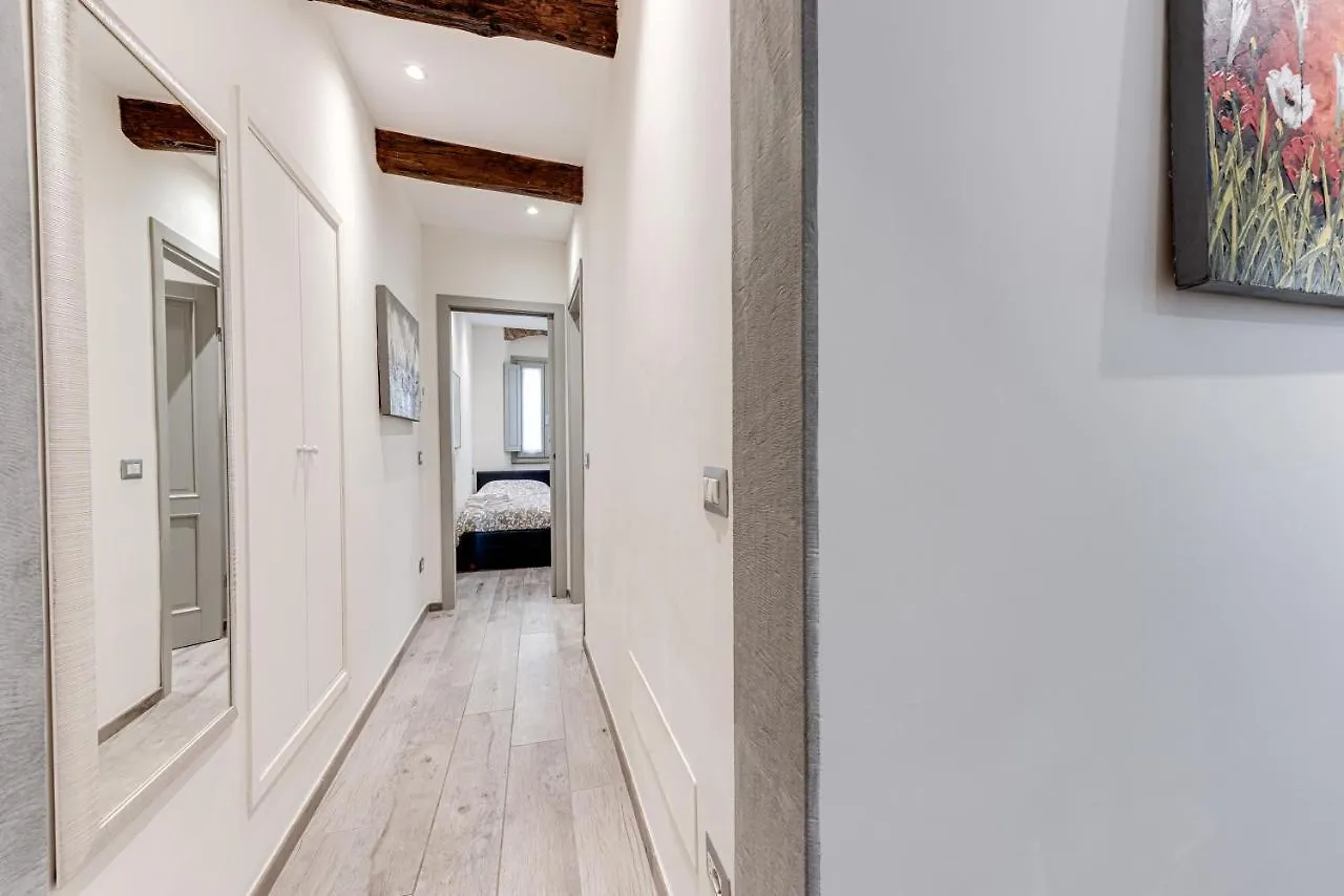 Oltrarno Dreaming Apartment Florence