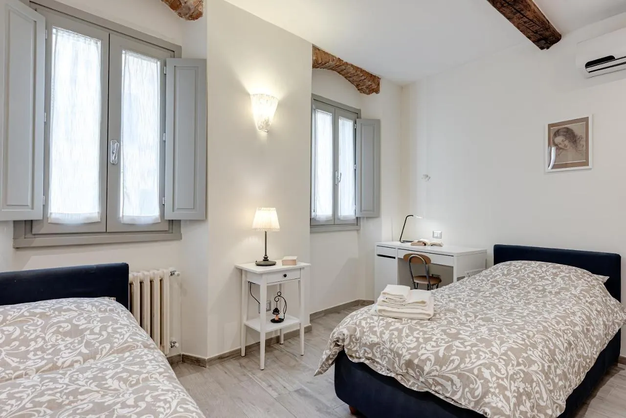 Oltrarno Dreaming Apartment Florence 0*,